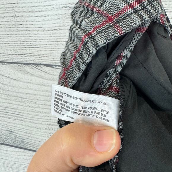 Ava & Viv Plus Size Gray Red Plaid Trouser Pants Size 22 - Picture 9 of 10